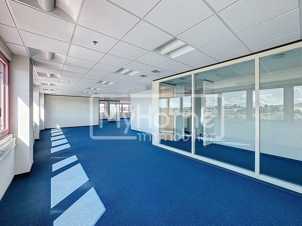 1485m² shop