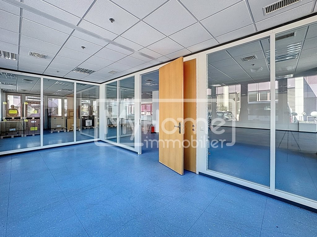 1485m² shop