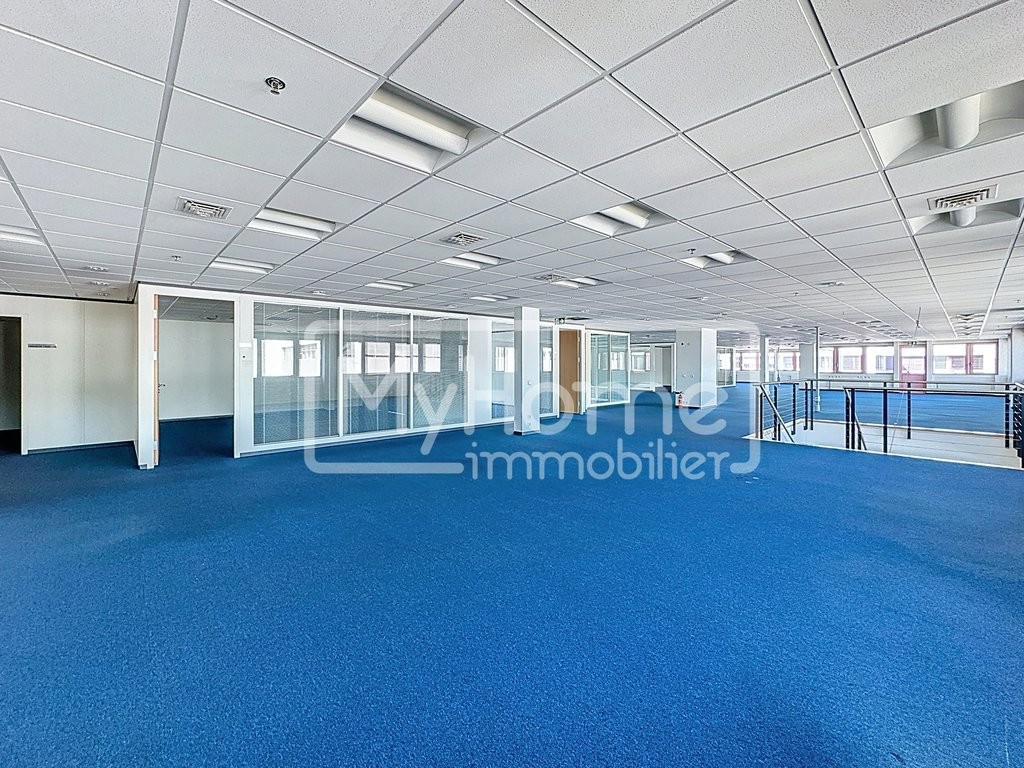 1485m² shop