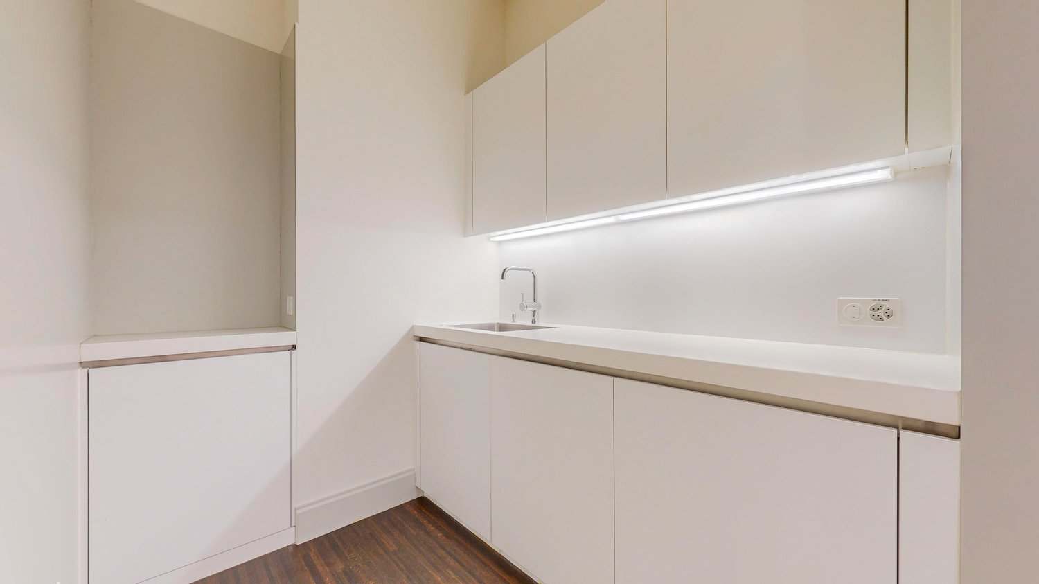 229m² office