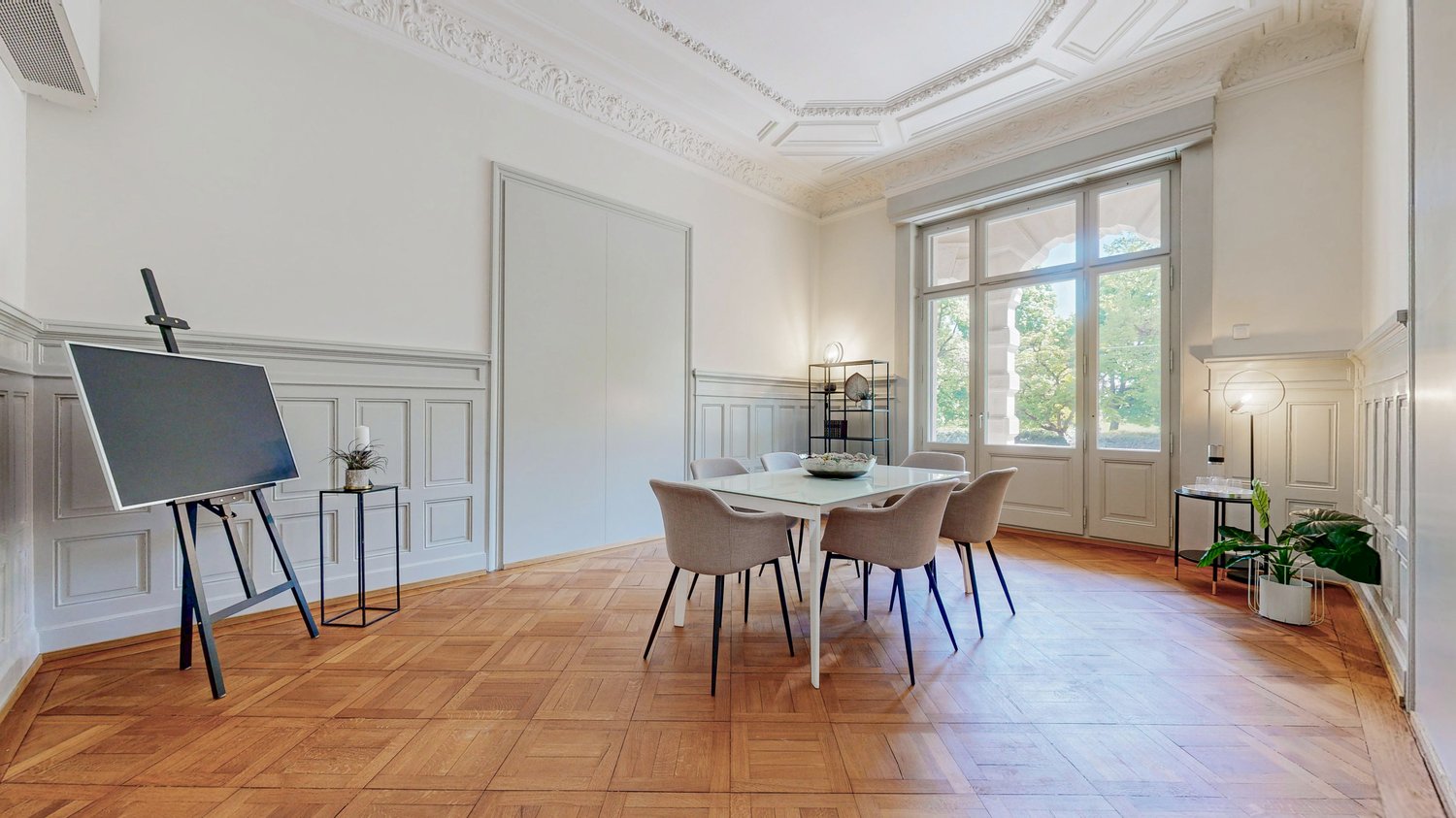 229m² office