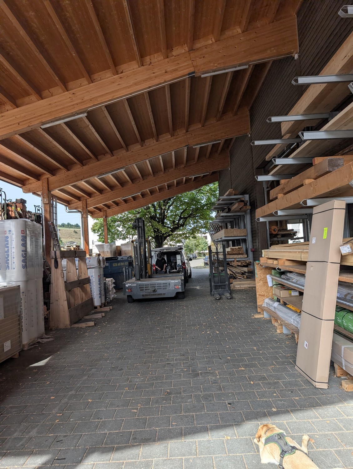 756m² workshop