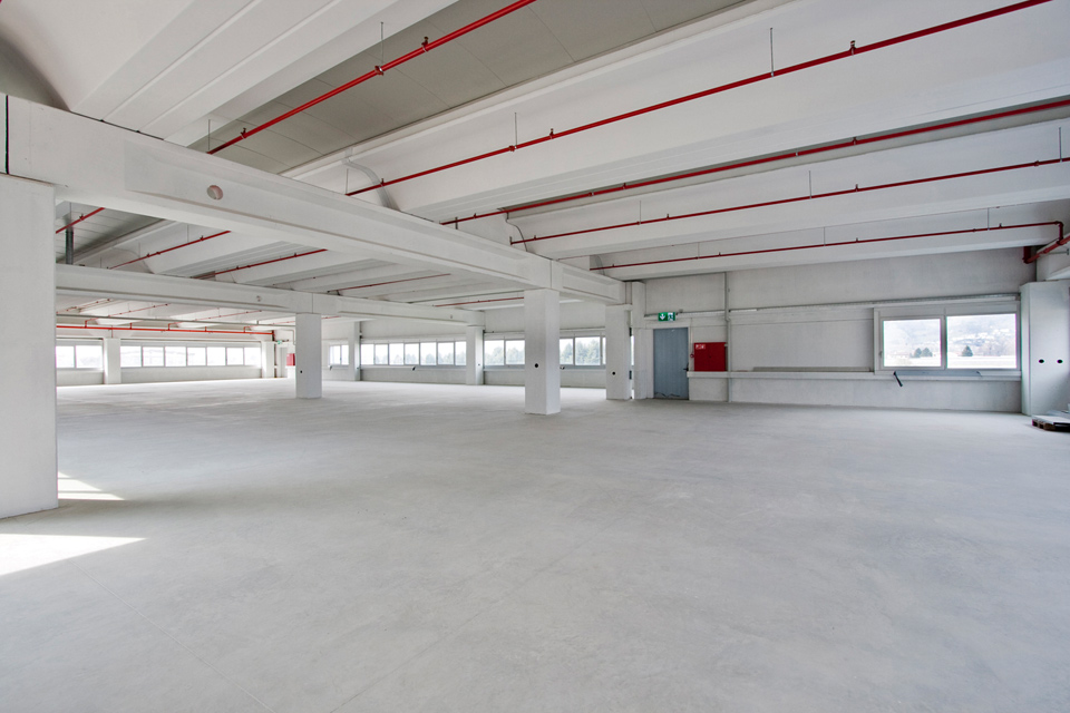 1971m² industrial object