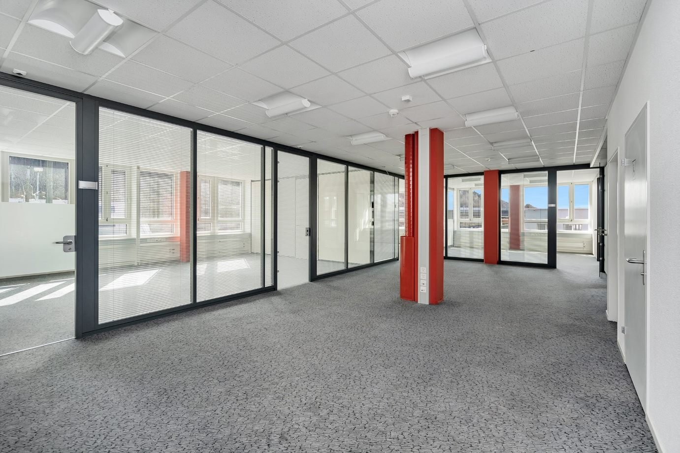 830m² ufficio, foto 4 di 10