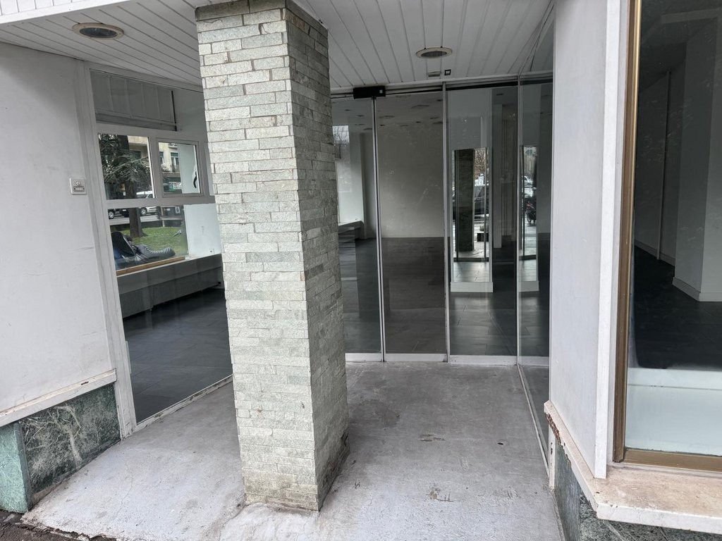 80m² negozio, foto 4 di 5