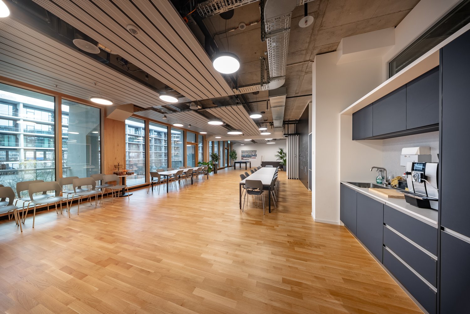 2468m² commerciale