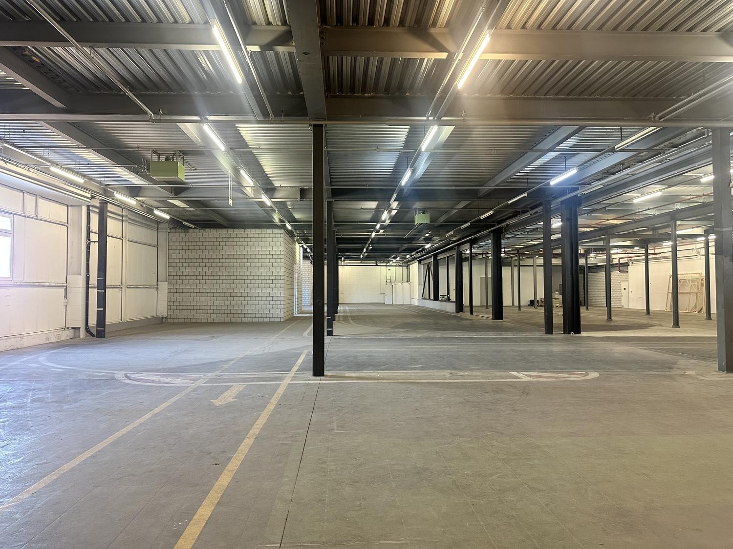 1740m² commerciale