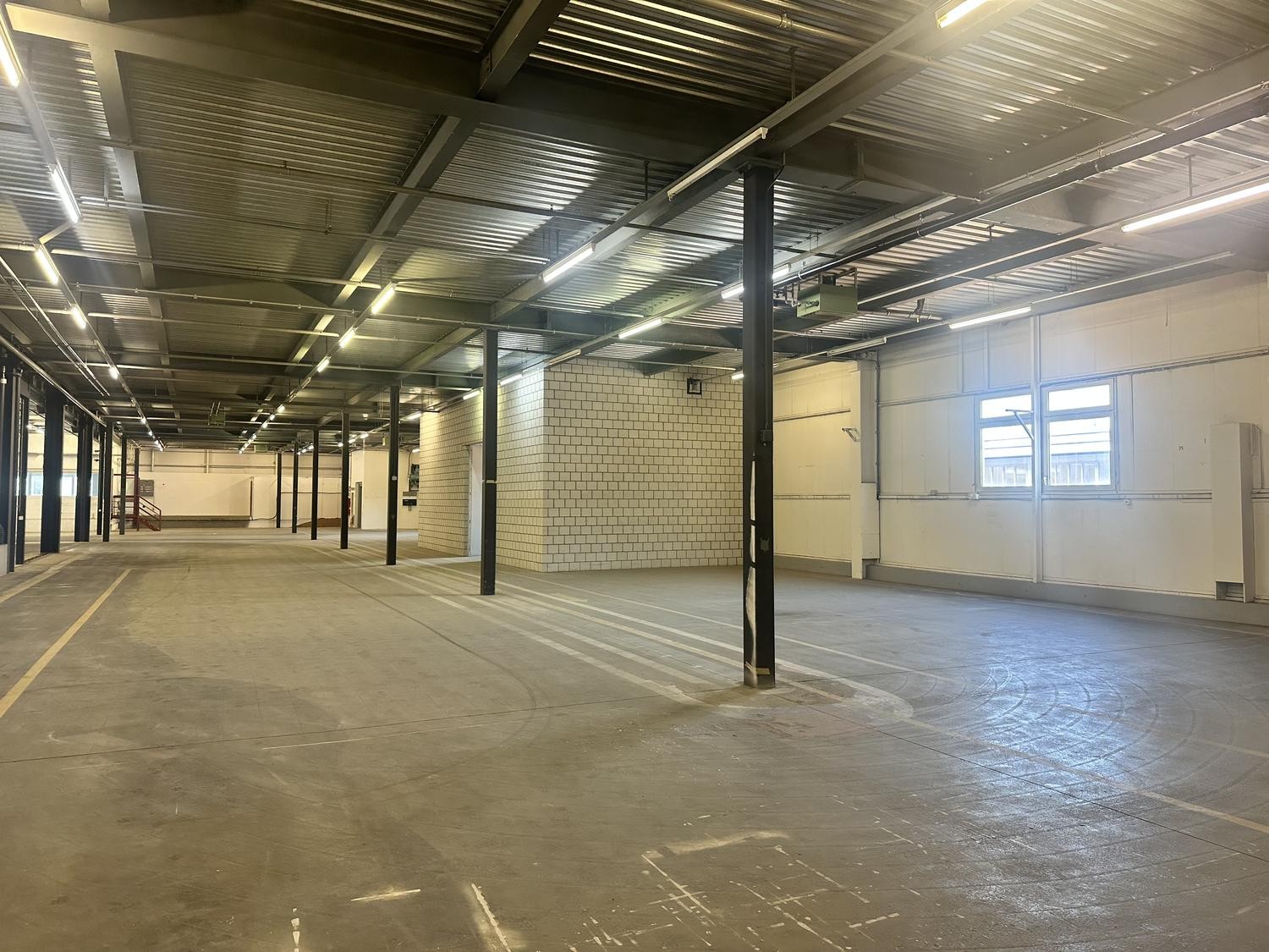 1740m² commerciale