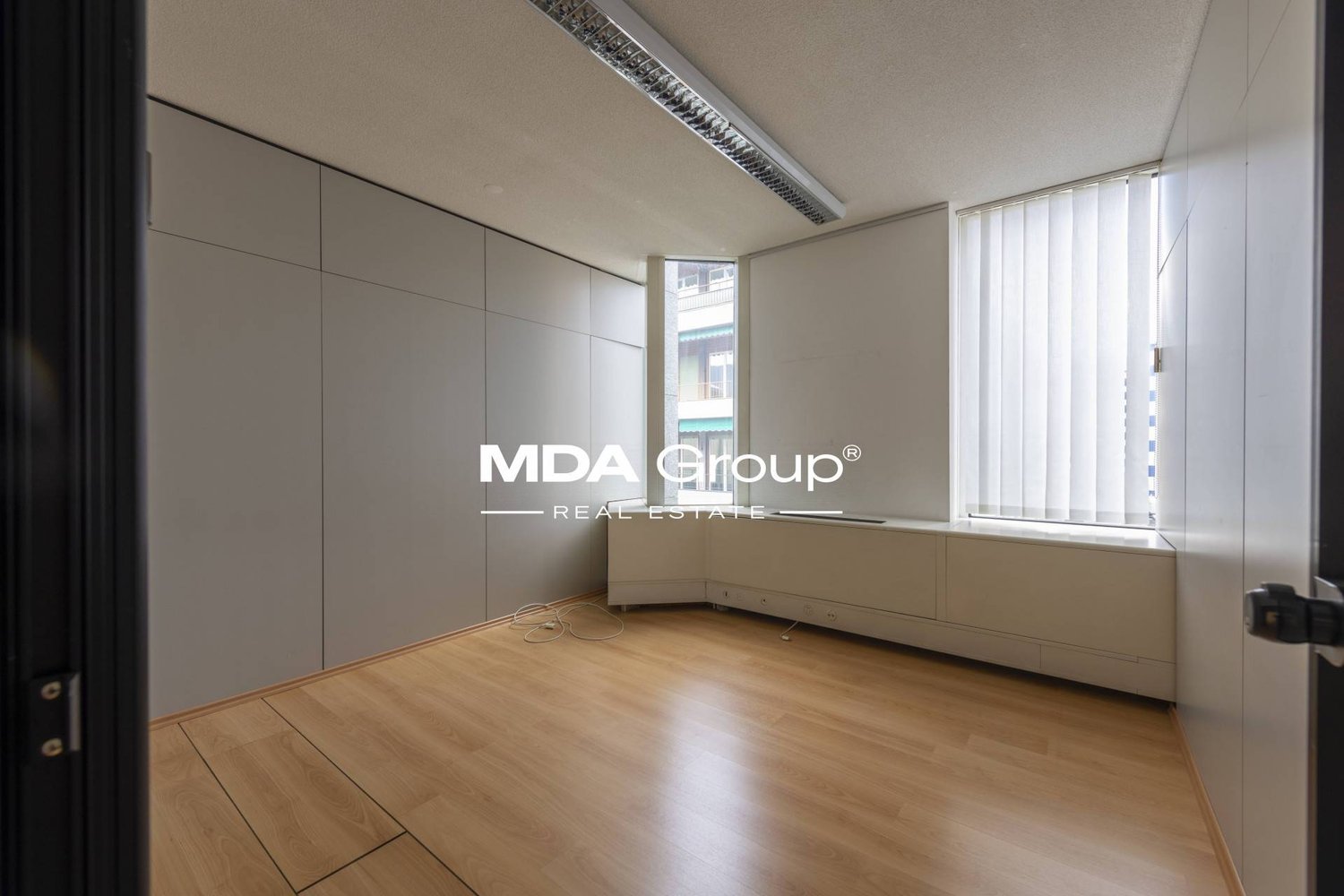 105m² office