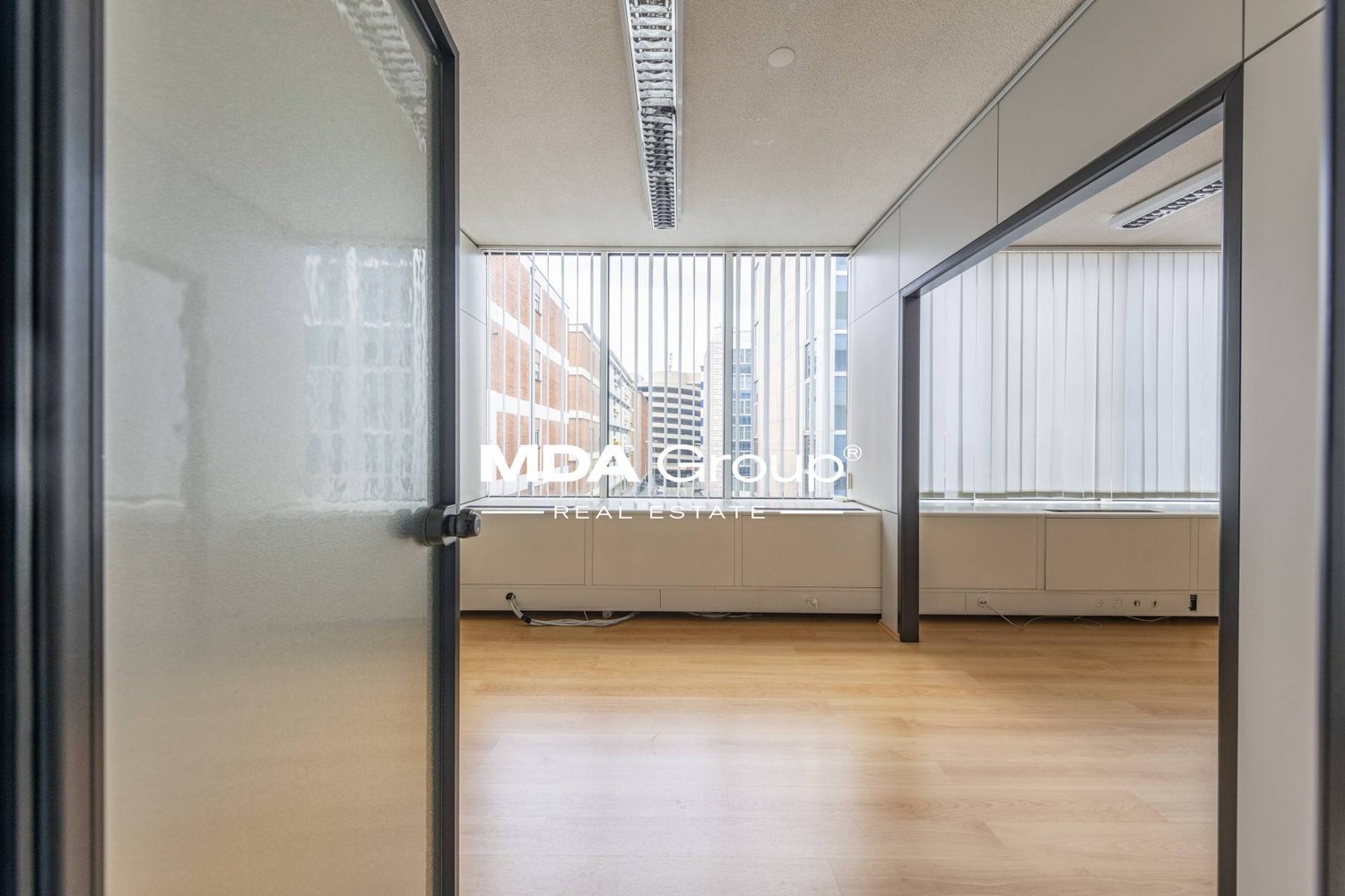 105m² office