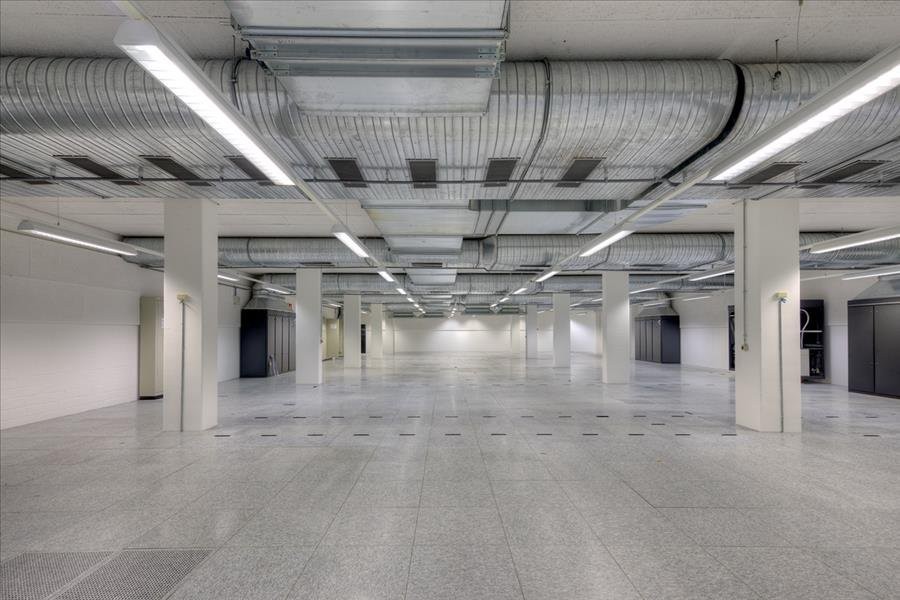 917m² magazzino