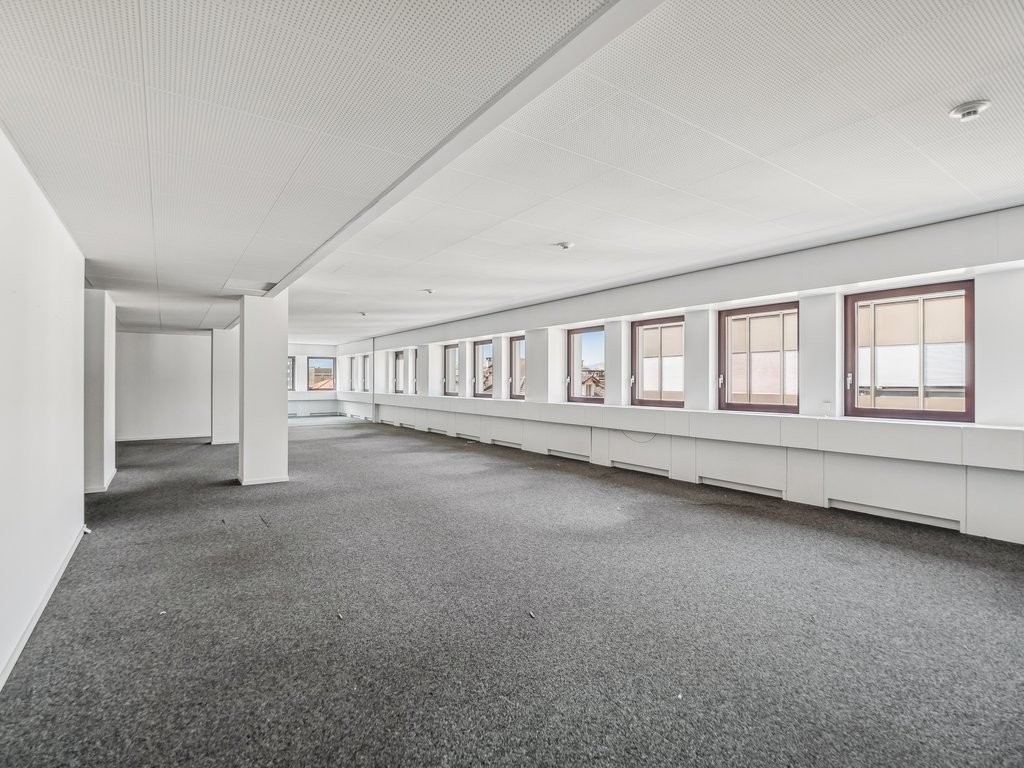 158m² office
