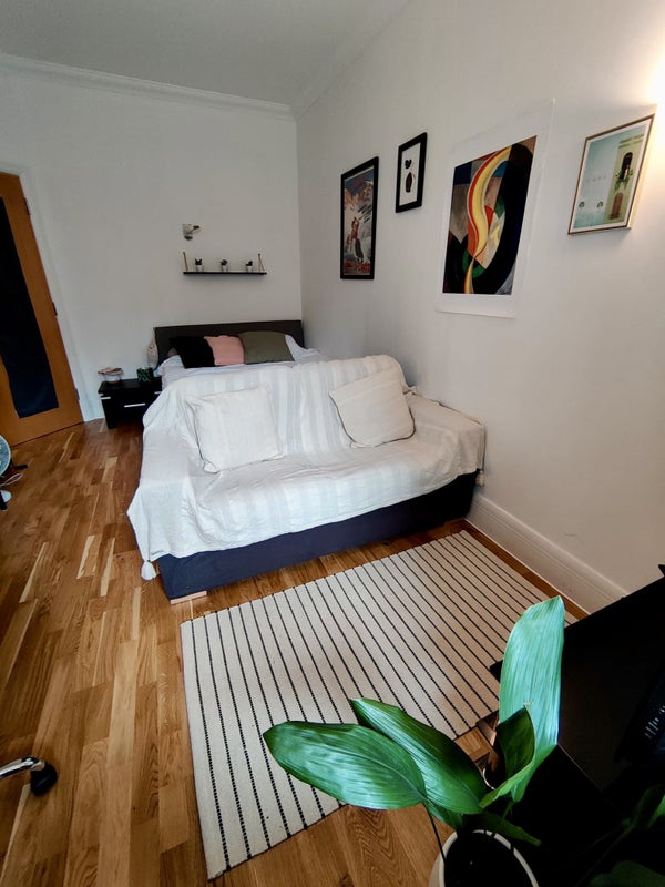 Camera in un appartamento condiviso, foto 3 di 4