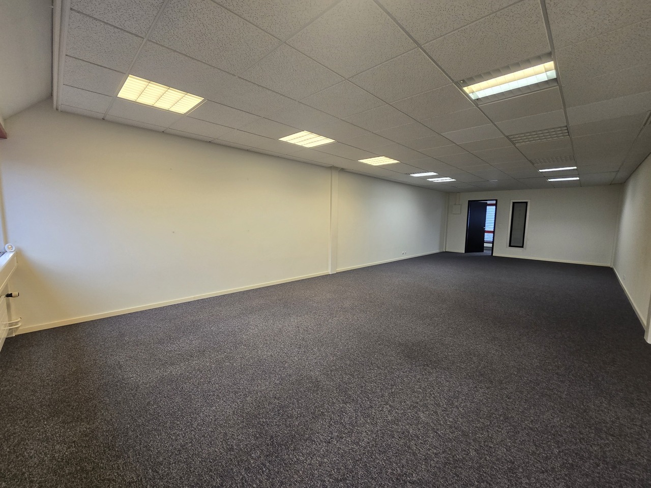 57m² office