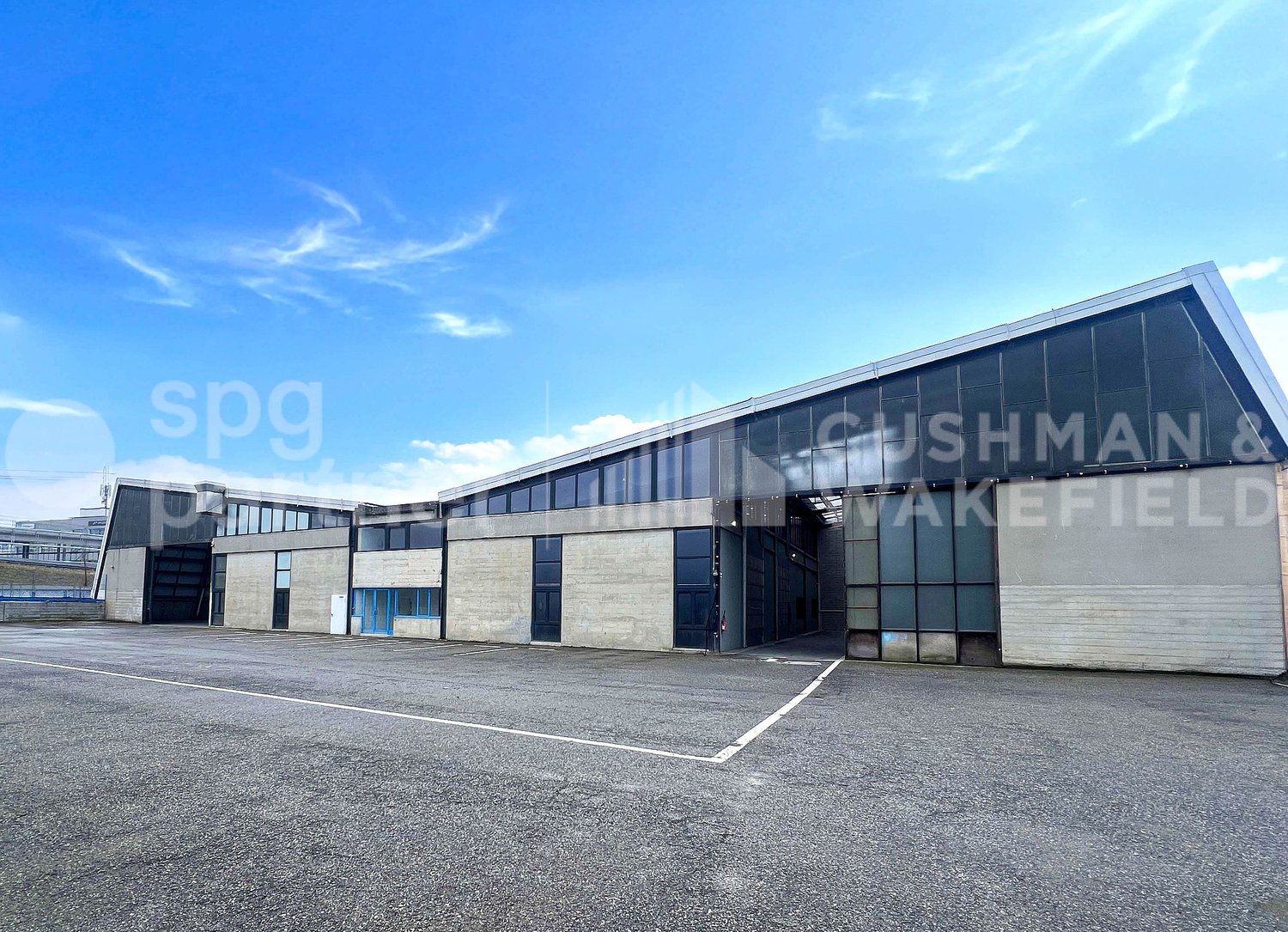 2390m² commercial