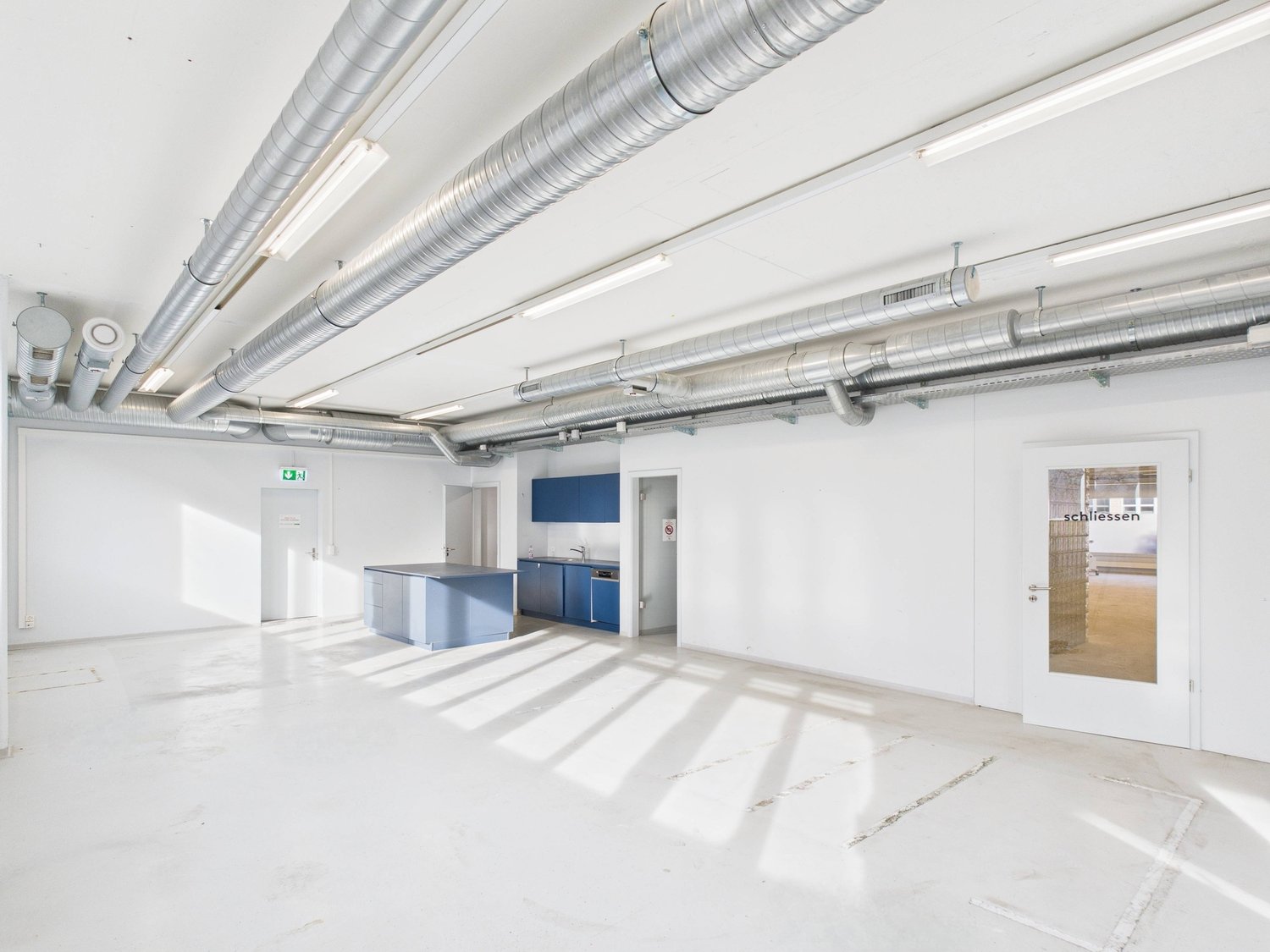 1043m² commerciale
