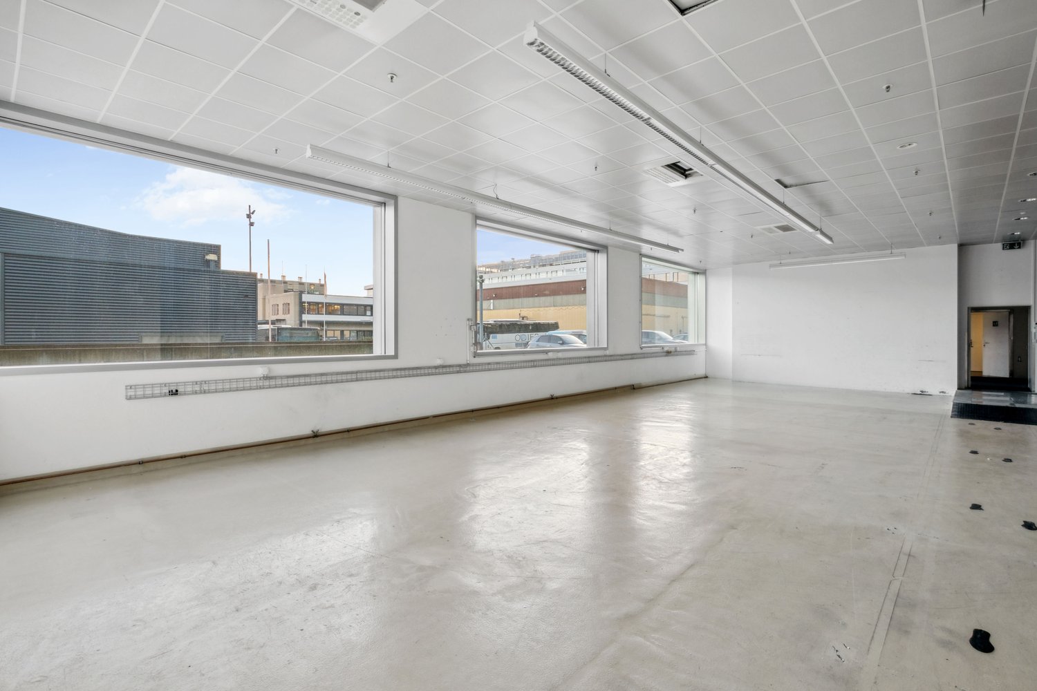 398m² oggetto industriale