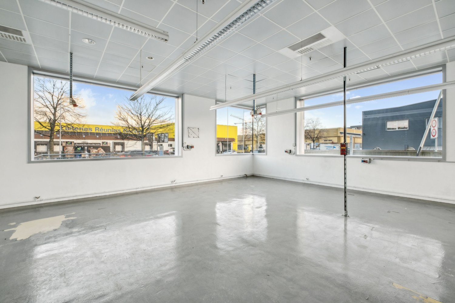 398m² oggetto industriale