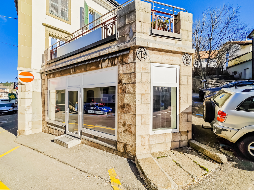 90m² commerciale