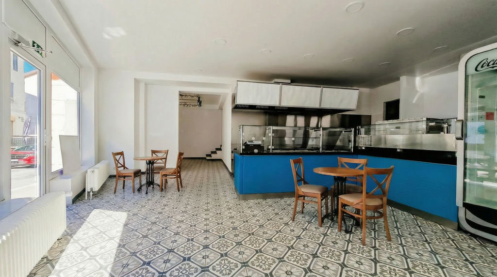 90m² commerciale
