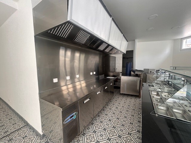 90m² commerciale