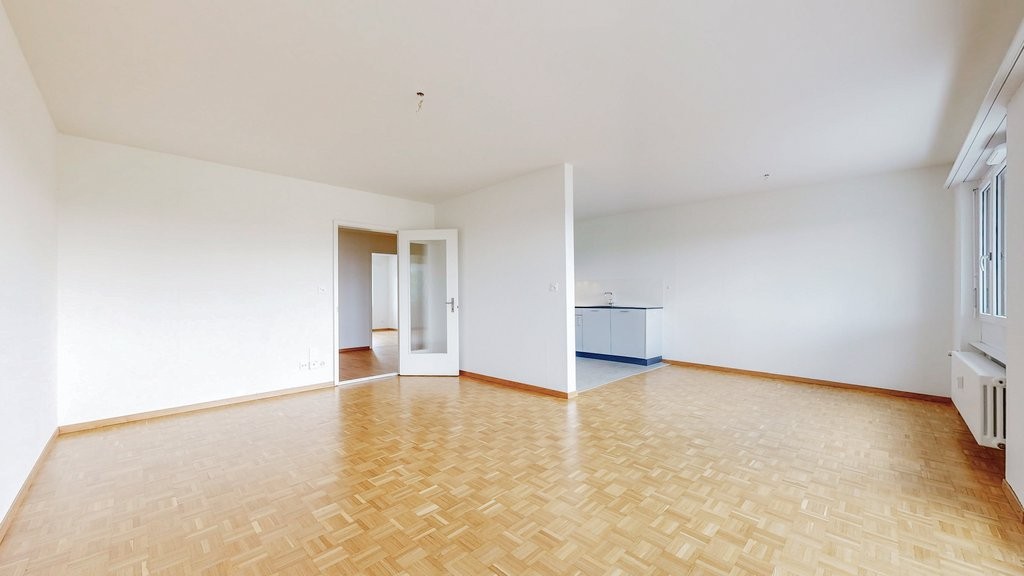 Appartement de 3 ½ pièces

Nous louons immédiatement ou à convenir cet appartement moderne situé à la belle Buristrasse 6 à Bern. L'immeuble a été entièrement rénové en 2018 et l'appartement vous offre les avantages suivants :

- Cuisine moderne avec table de cuisson en vitrocéramique et lave-vaisse