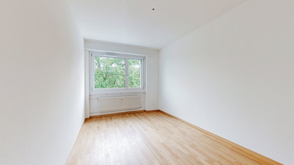 Appartement de 3 ½ pièces

Nous louons immédiatement ou à convenir cet appartement moderne situé à la belle Buristrasse 6 à Bern. L'immeuble a été entièrement rénové en 2018 et l'appartement vous offre les avantages suivants :

- Cuisine moderne avec table de cuisson en vitrocéramique et lave-vaisse