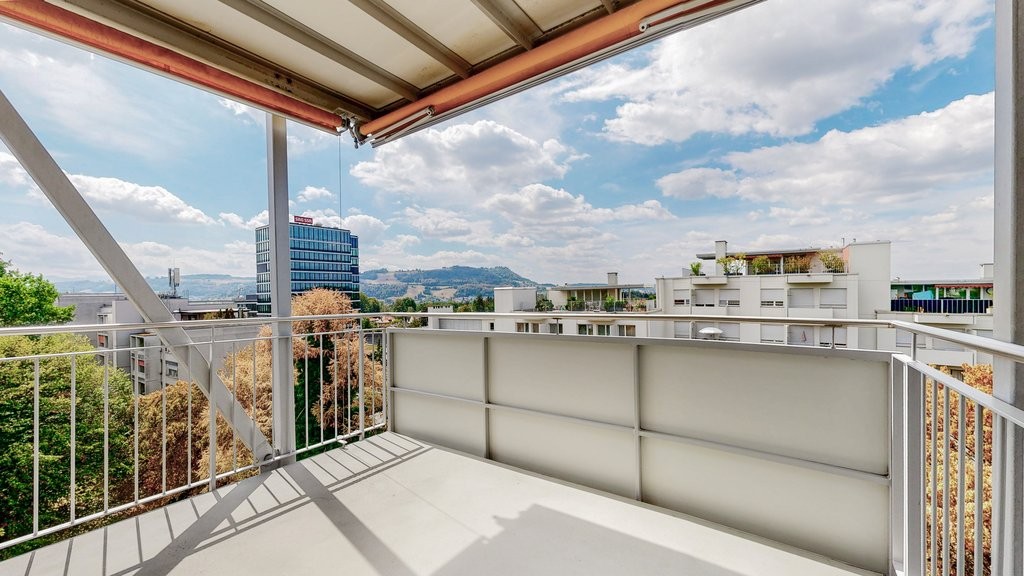 Appartement de 3 ½ pièces

Nous louons immédiatement ou à convenir cet appartement moderne situé à la belle Buristrasse 6 à Bern. L'immeuble a été entièrement rénové en 2018 et l'appartement vous offre les avantages suivants :

- Cuisine moderne avec table de cuisson en vitrocéramique et lave-vaisse