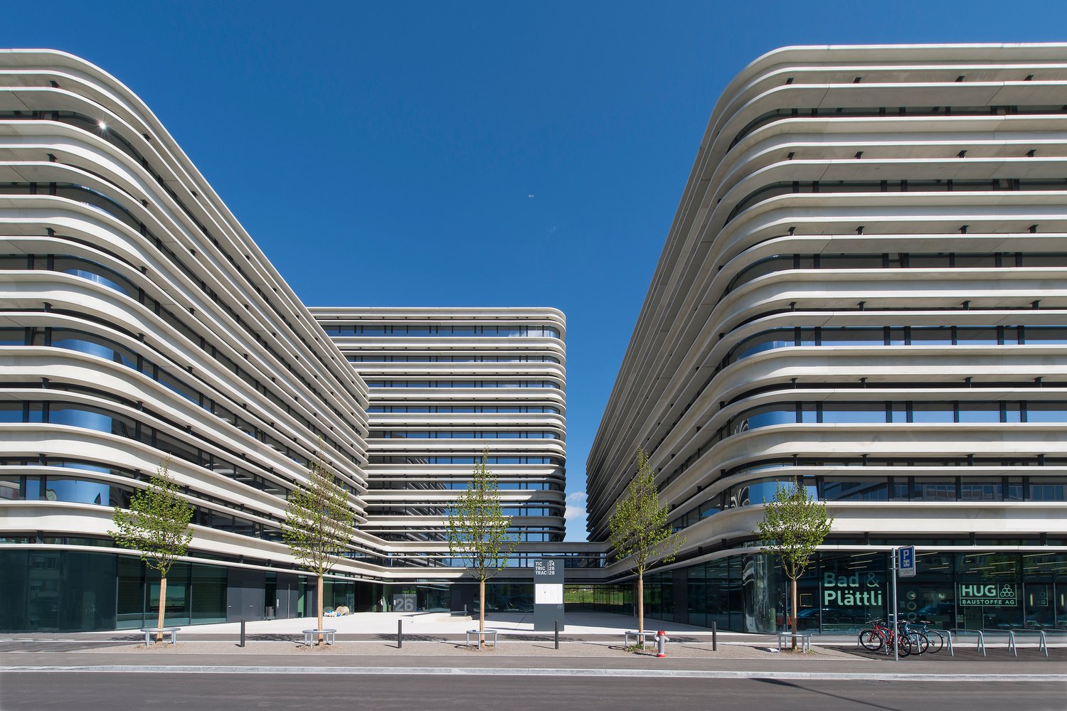 260m² office