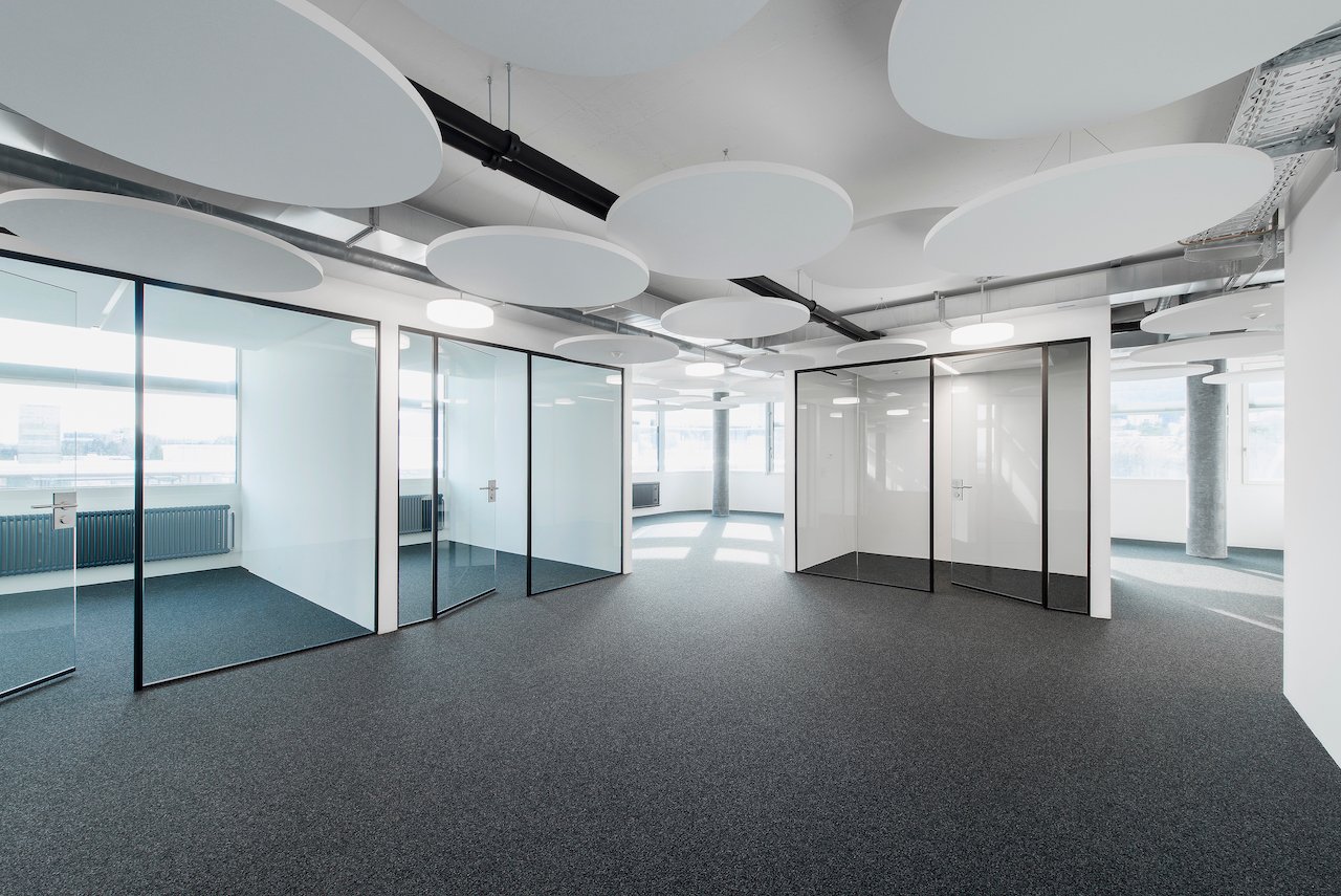 260m² office