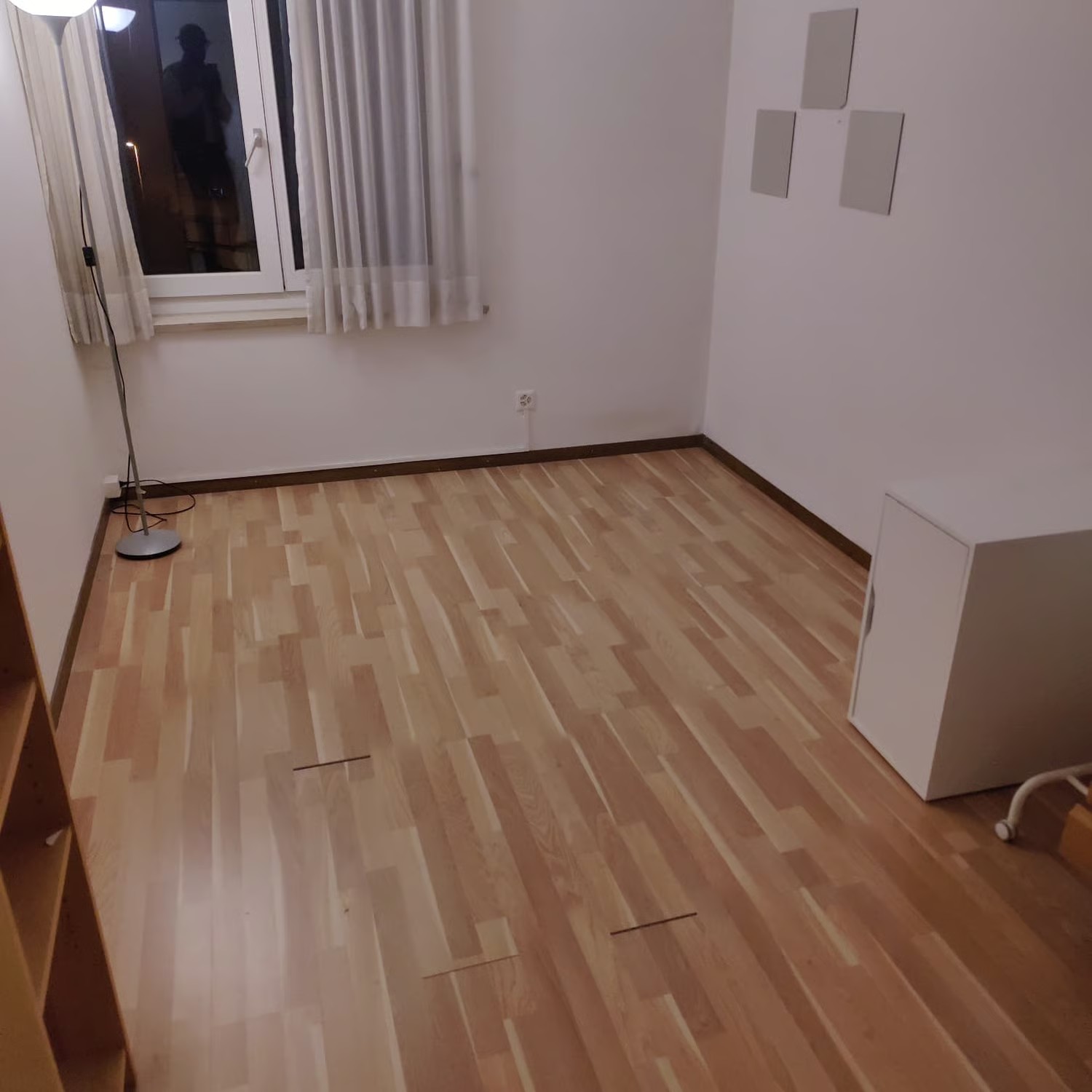 Camera in un appartamento condiviso, foto 2 di 5