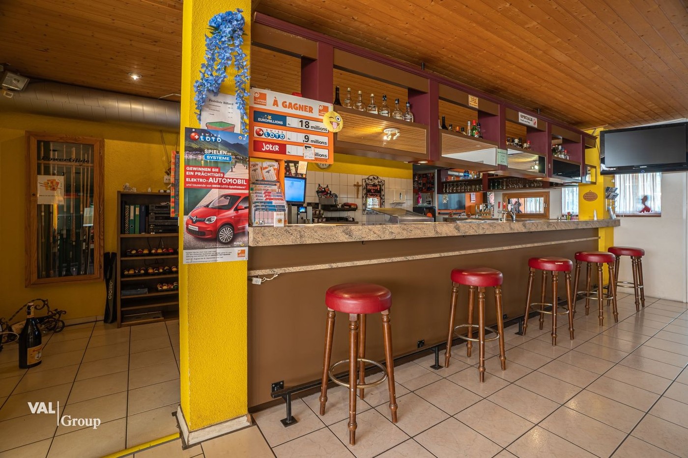 Living / commercial building