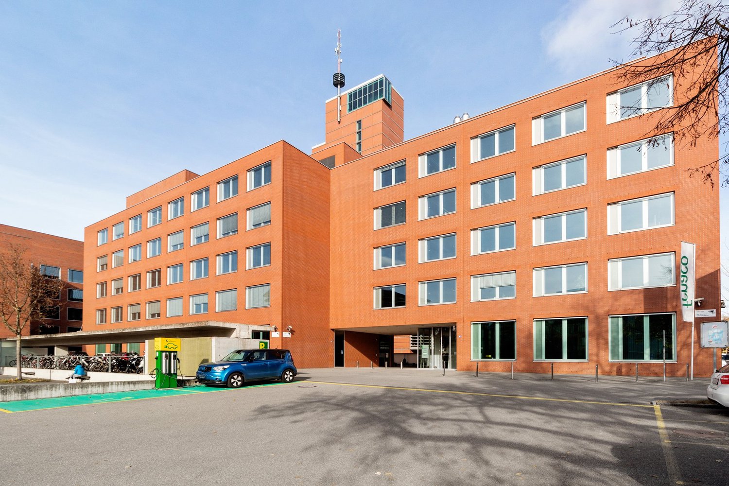 662m² negozio