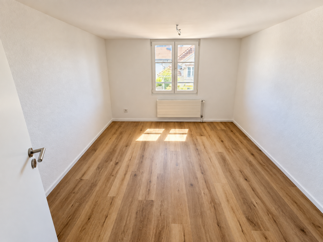 Appartamento di 3 ½ locali

A disposizione, affittiamo questo luminoso appartamento di 3.5 locali completamente ristrutturato con una splendida vista sulle montagne.

Highlights:
-Cucina moderna inclusa lavastoviglie
-Pavimento in vinile facile da curare
-Cantina privata
-Animali domestici ammessi
-