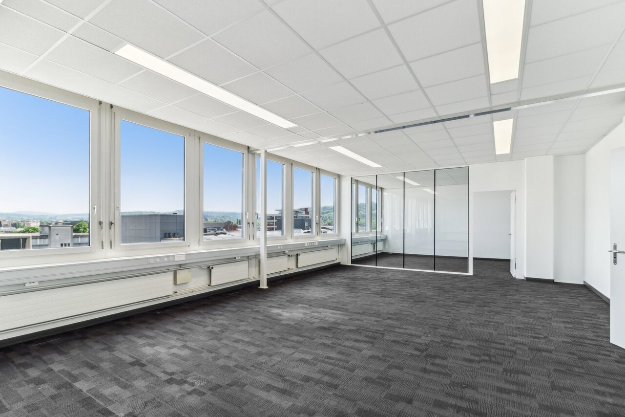 819m² office
