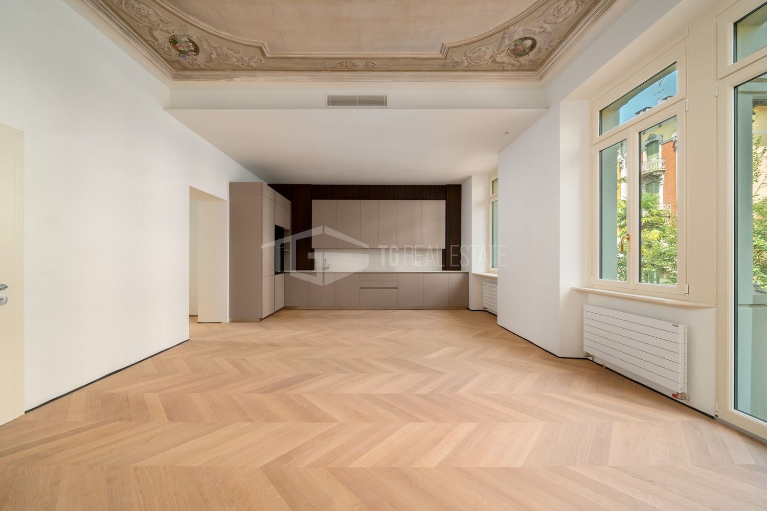 5 rooms apartment, foto 1 di 10