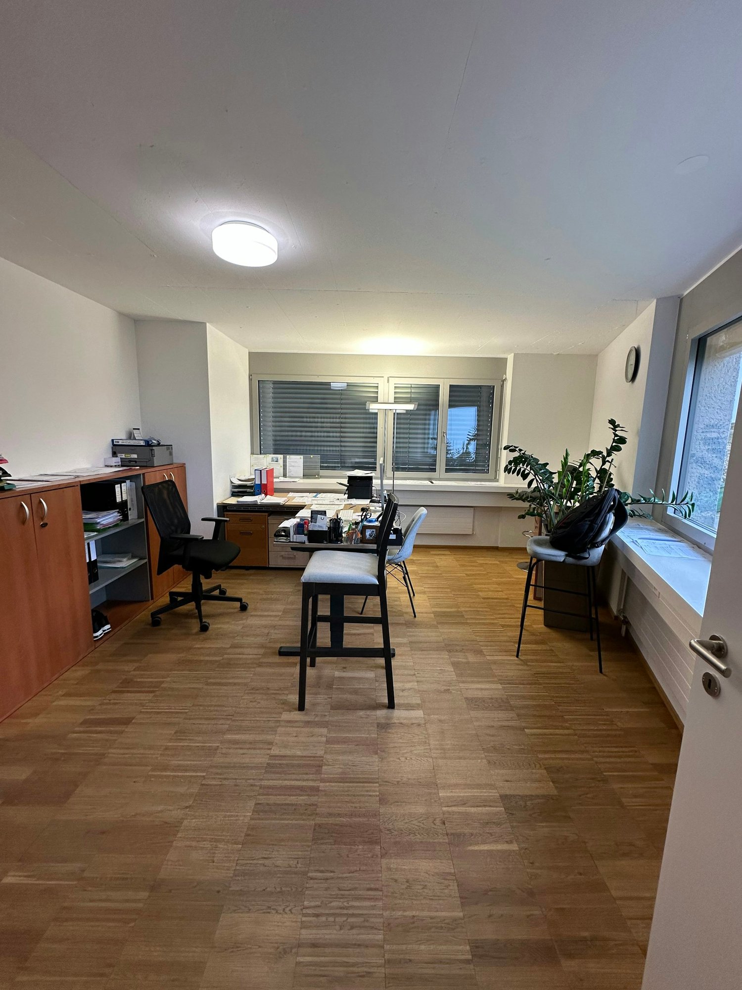 222m² office