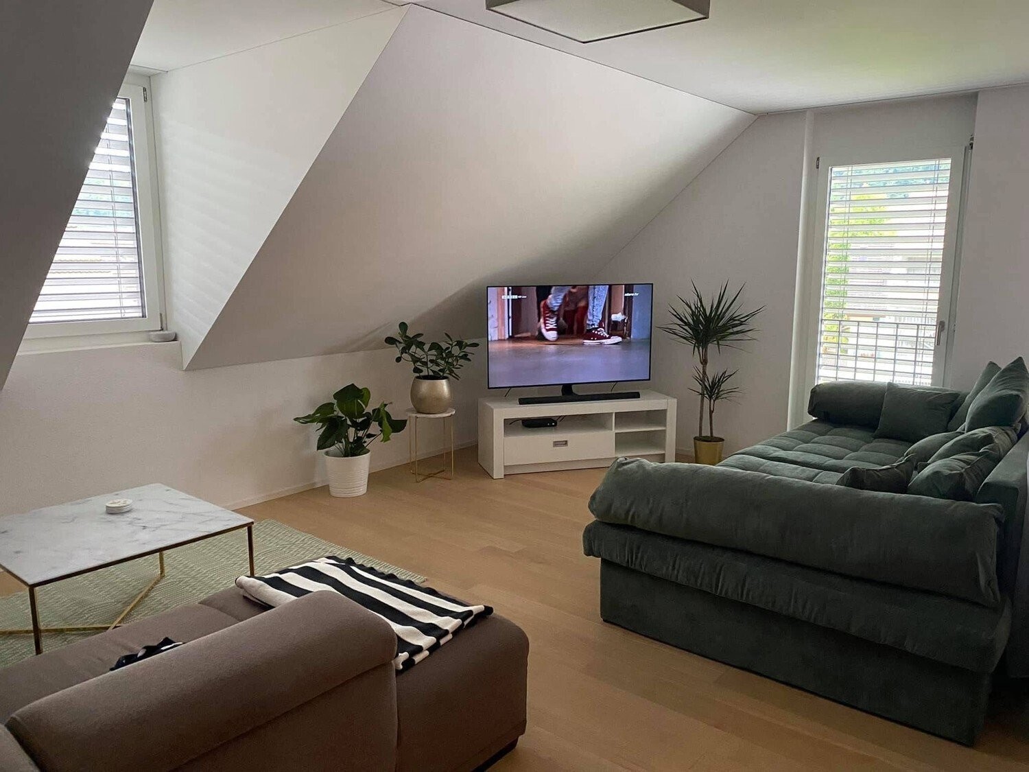 Appartamento arredato di 3 ½ locali, foto 2 di 8