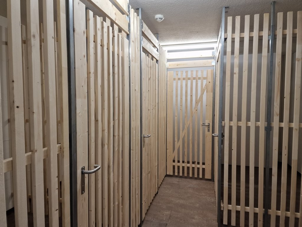 87m² office