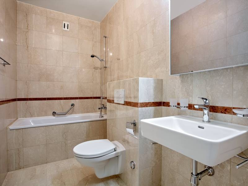 6 ½ rooms apartment, foto 9 di 9
