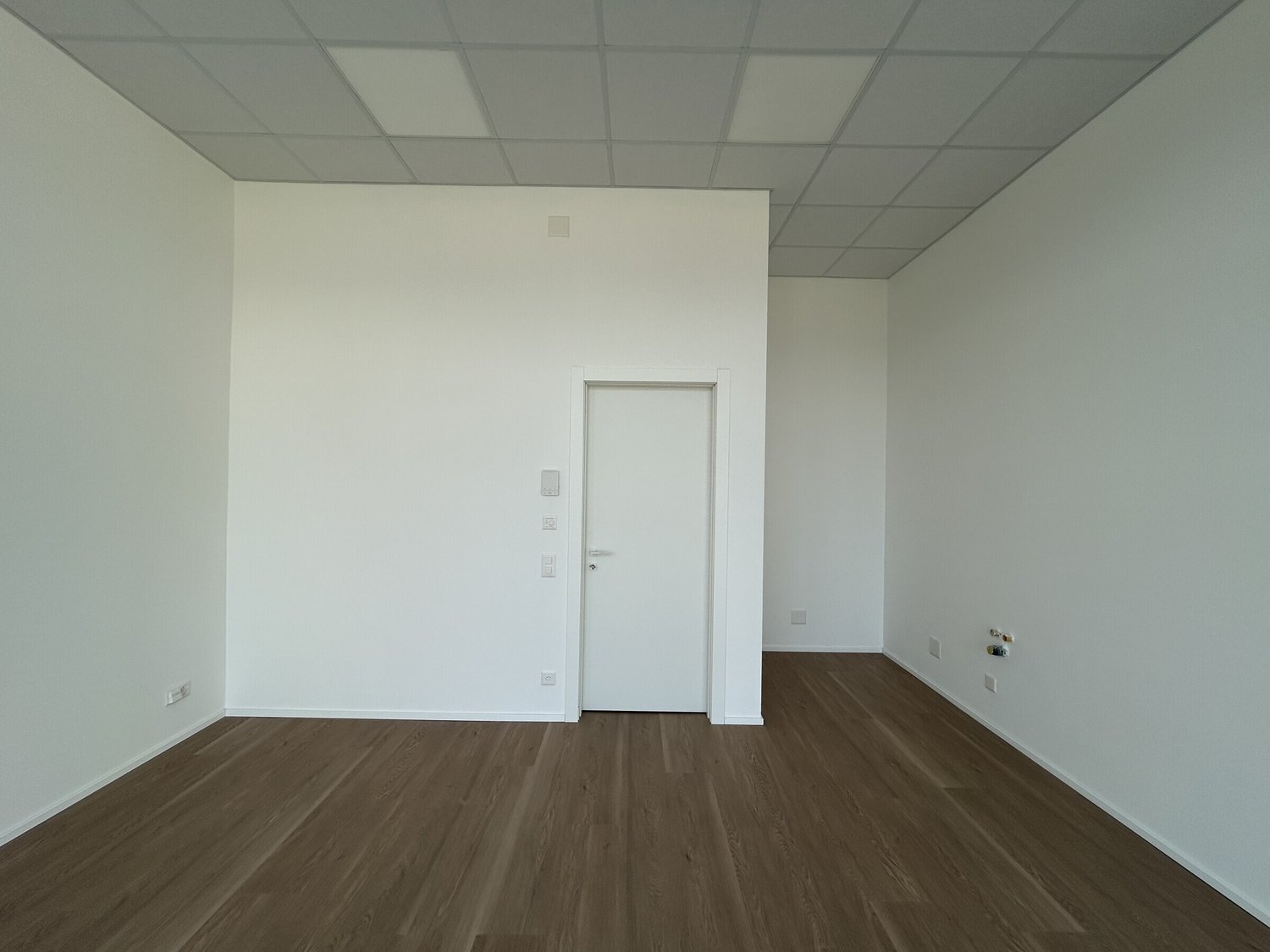 35m² shop