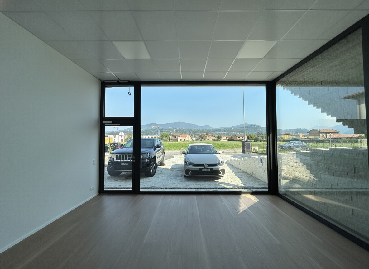 35m² shop
