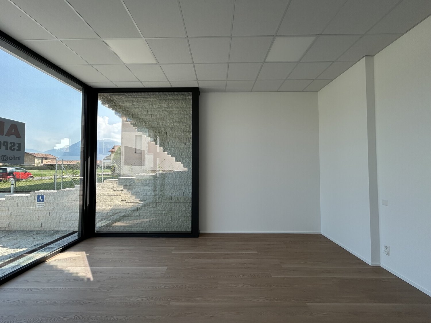 35m² shop
