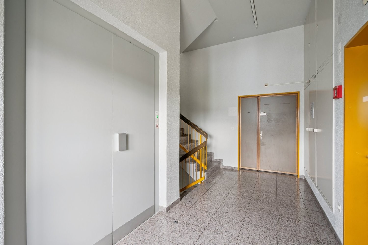 297m² storage room