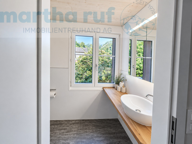 5 rooms apartment