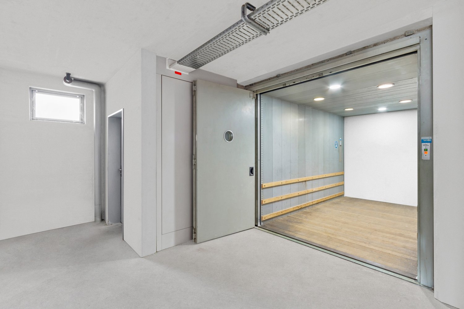765m² ufficio