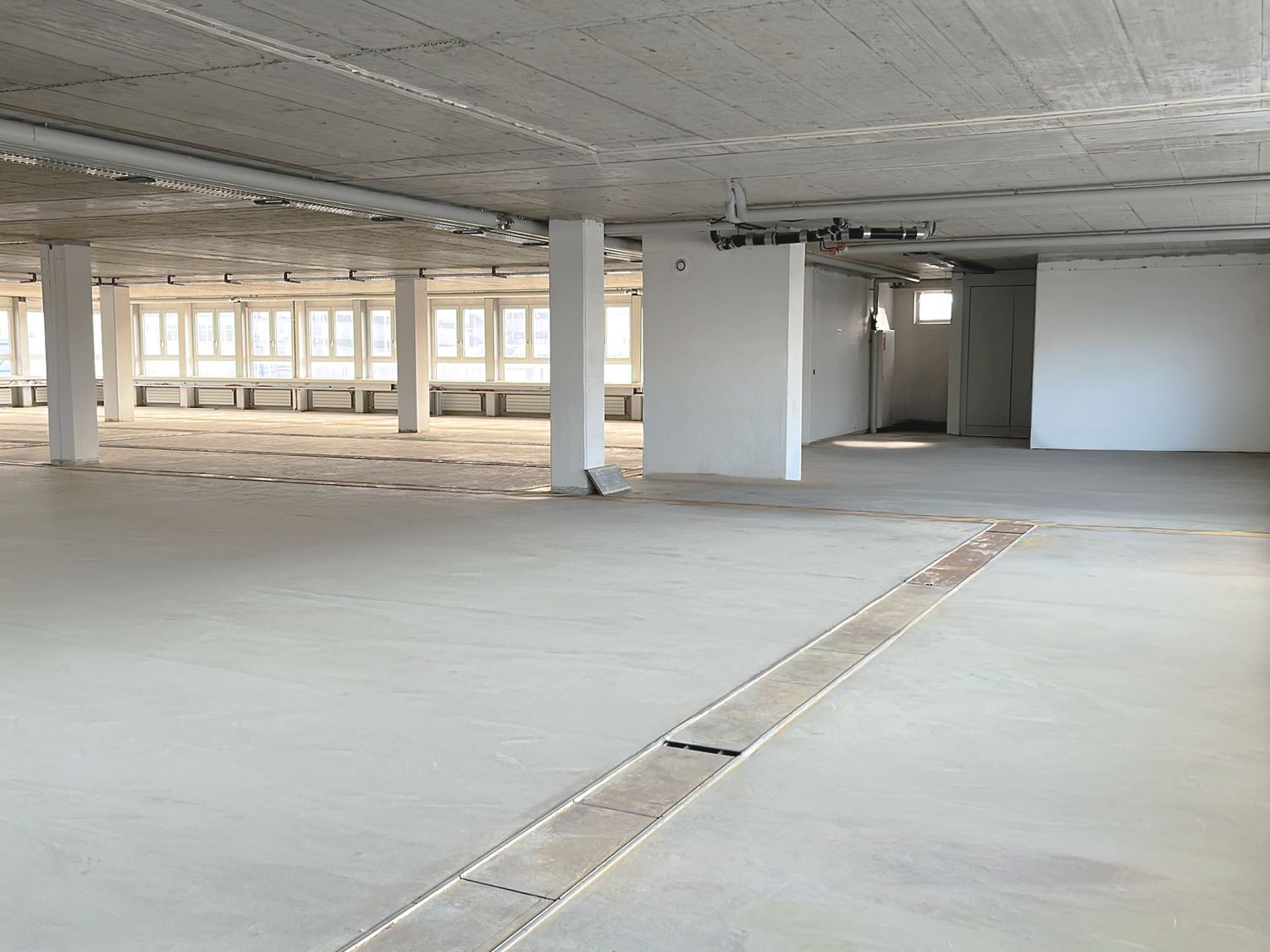 765m² ufficio