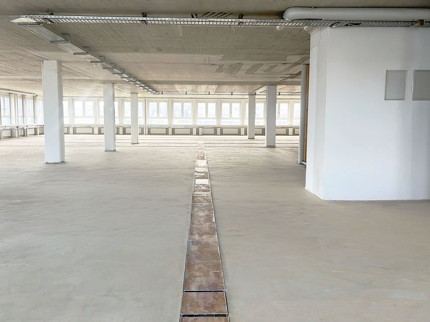 765m² ufficio