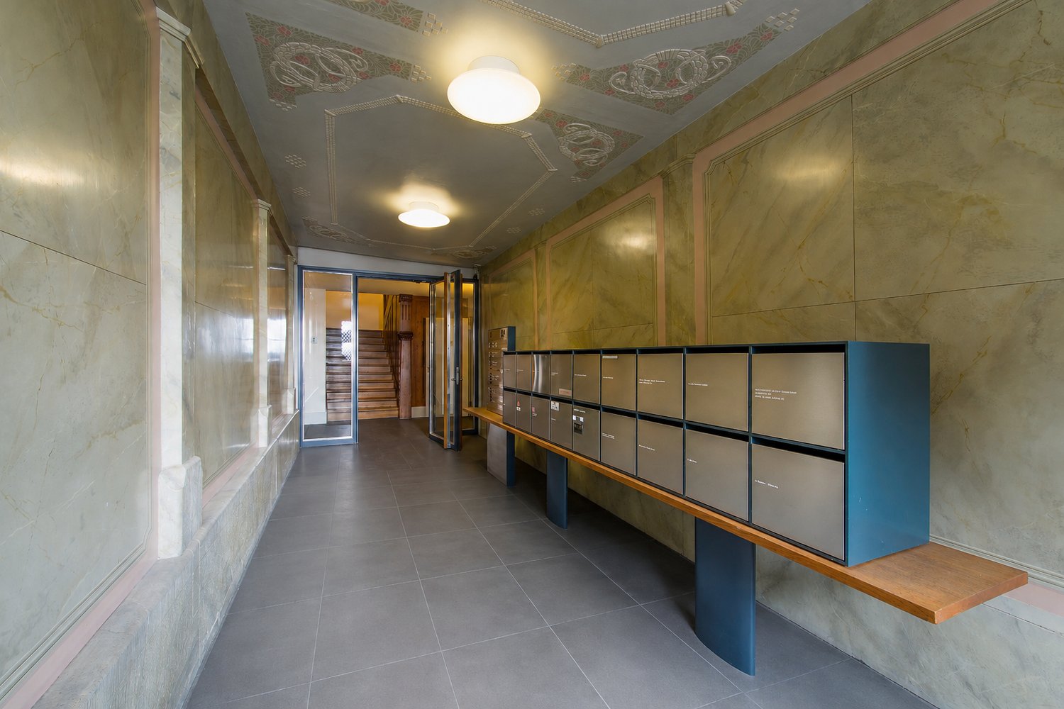 140m² office