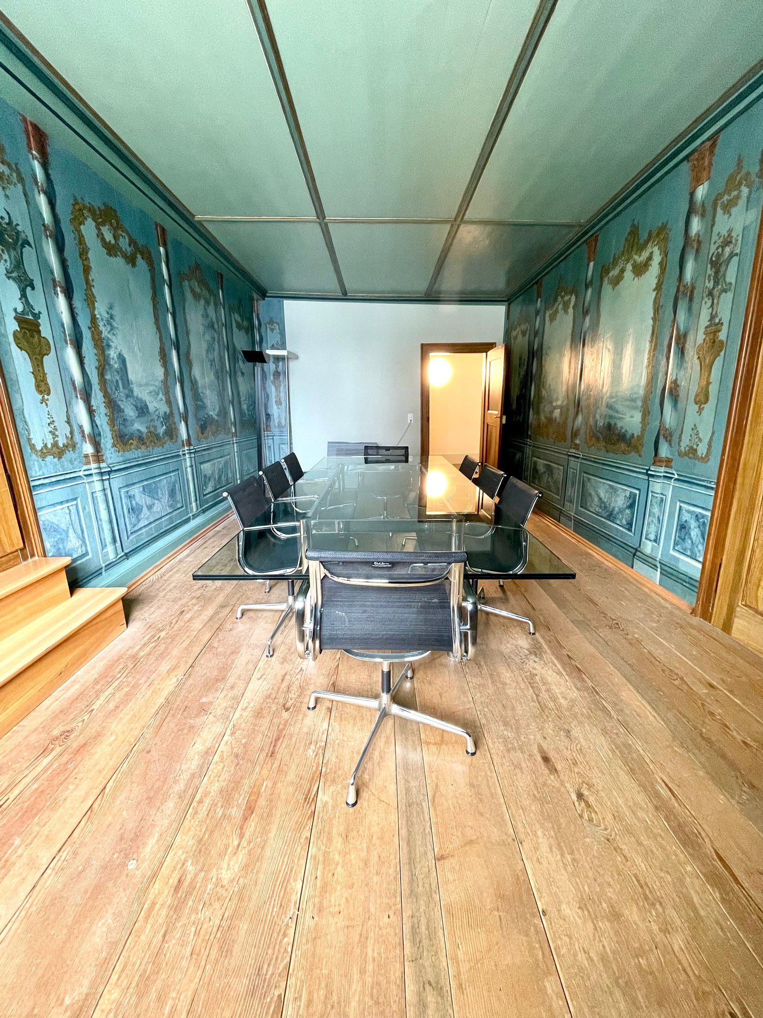 140m² office